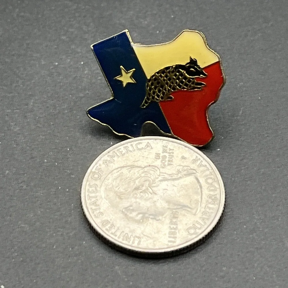 Texas State Outline State Flag Armadillo Lapel Hat‎ Pin